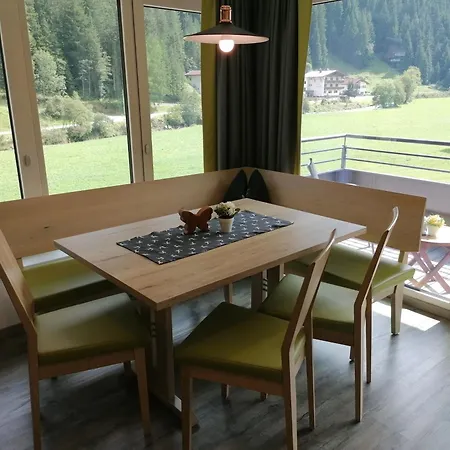 Zirbe Appartement Tux